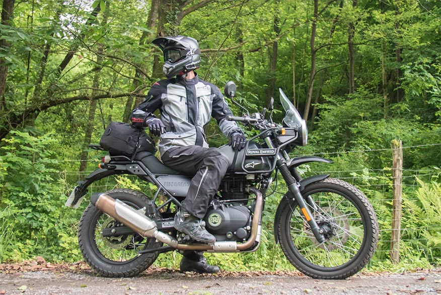 How to Mount a Backpack on a Motorcycle