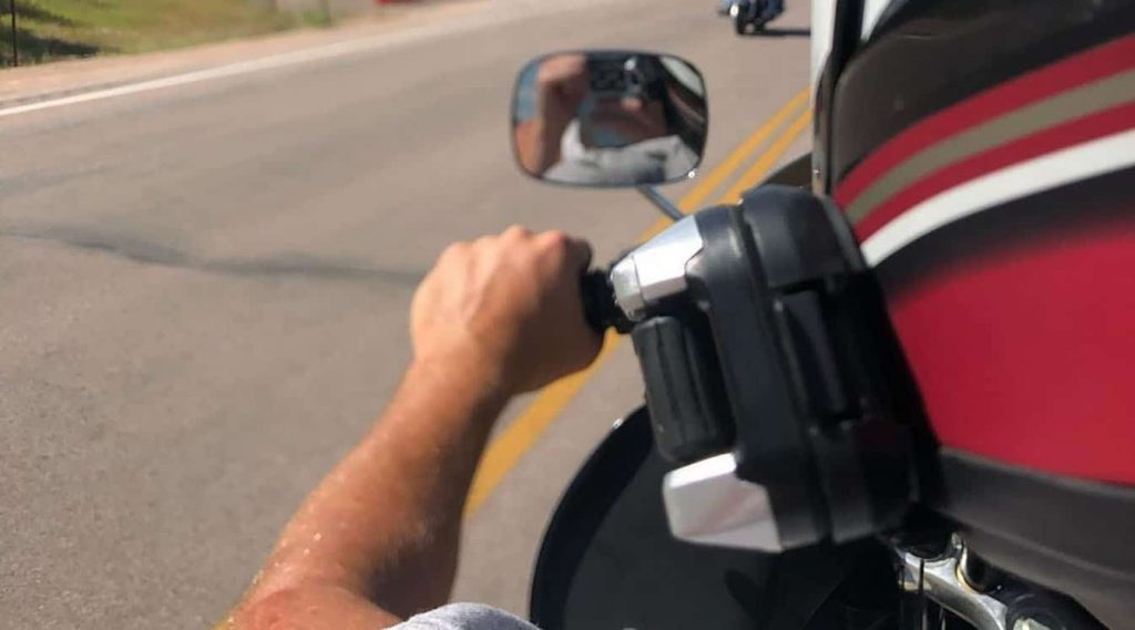 如何为您的骑行需求选择最佳的摩托车头盔蓝牙耳机